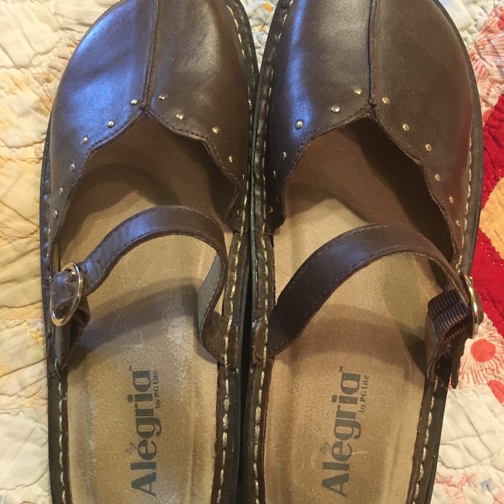 Saddle brown Alegrias size 36